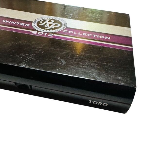 Rocky Patel Winter Collection Wooden Robusto Cigar Box EMPTY Black & Purple 2012 - Picture 3 of 5